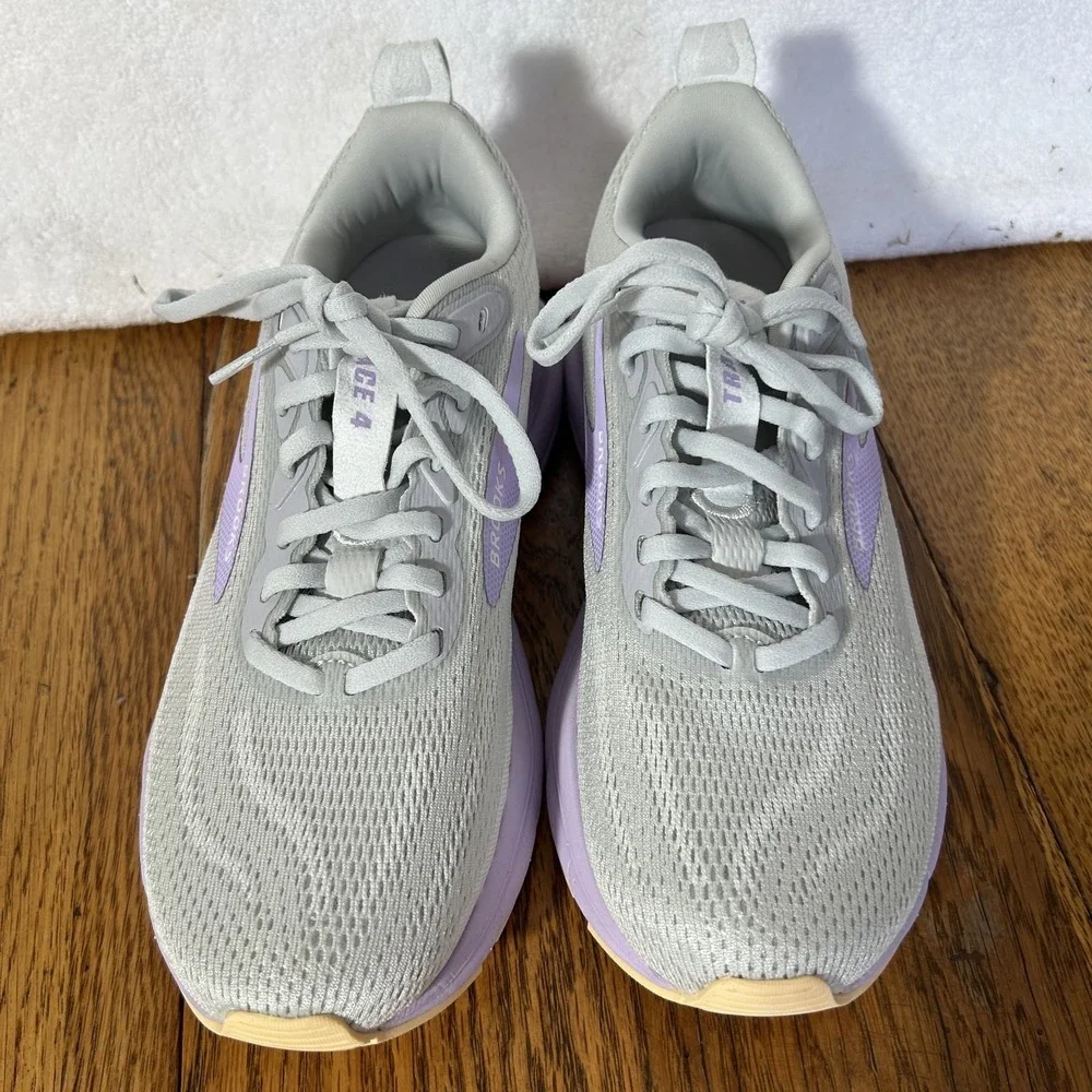 Brooks womens size